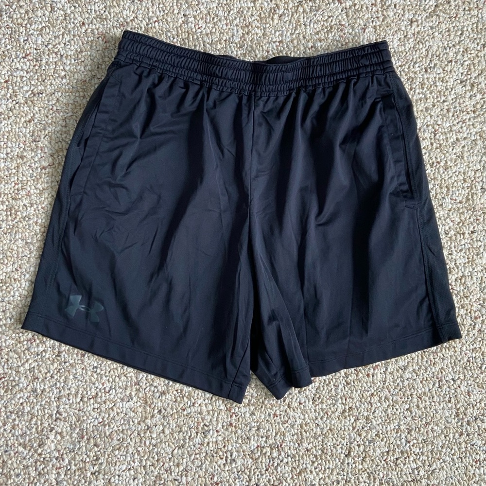 Under Armour Men’s Fitted Shorts Heatgear size LG